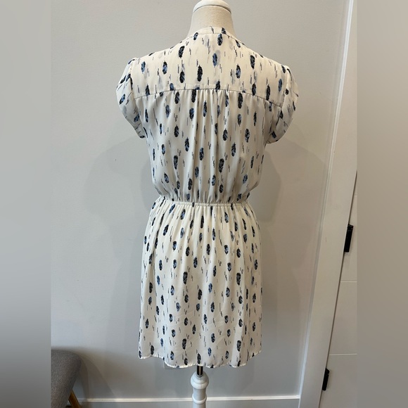 DR2 White Patterned Dress - Small - Picture 2 of 9
